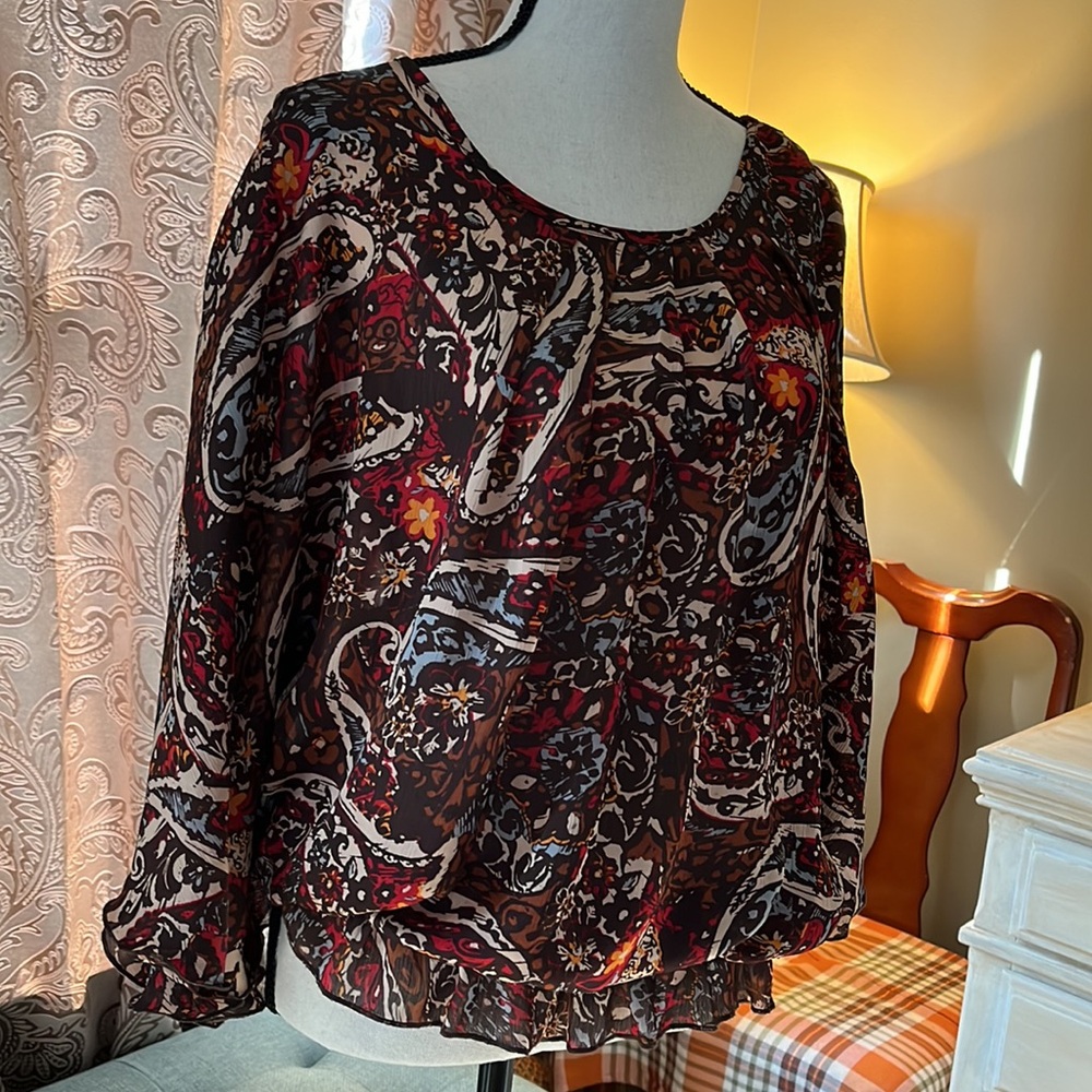 2 tops one price.  Ann Taylor sweater shirt and batwing Ny collection. Light.